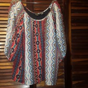 LOLA P - Beautiful Aztec print blouse